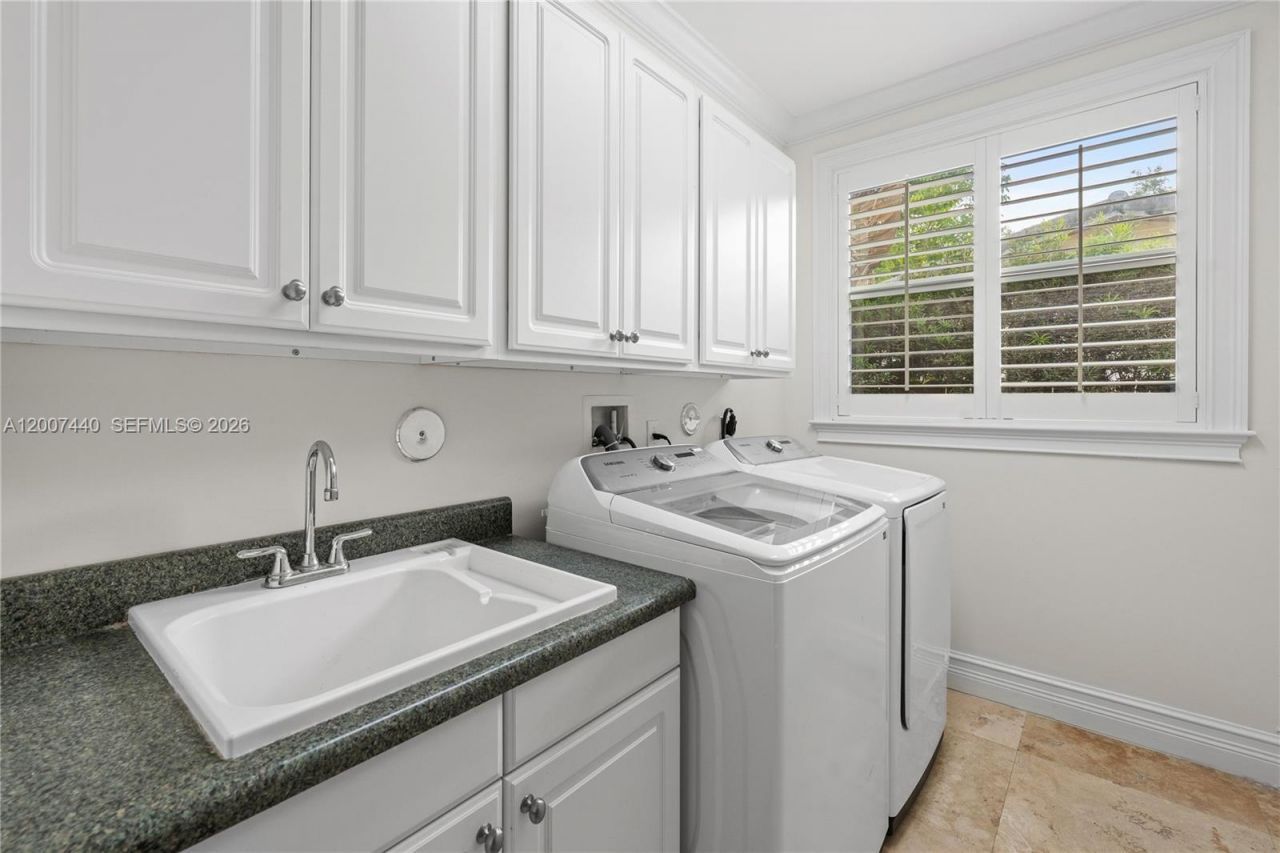 4065 Battersea Rd , Miami, FL 33133 Photo