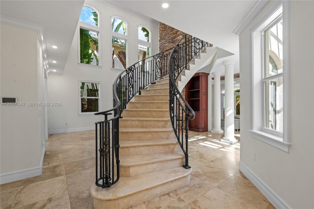 4065 Battersea Rd , Miami, FL 33133 Photo