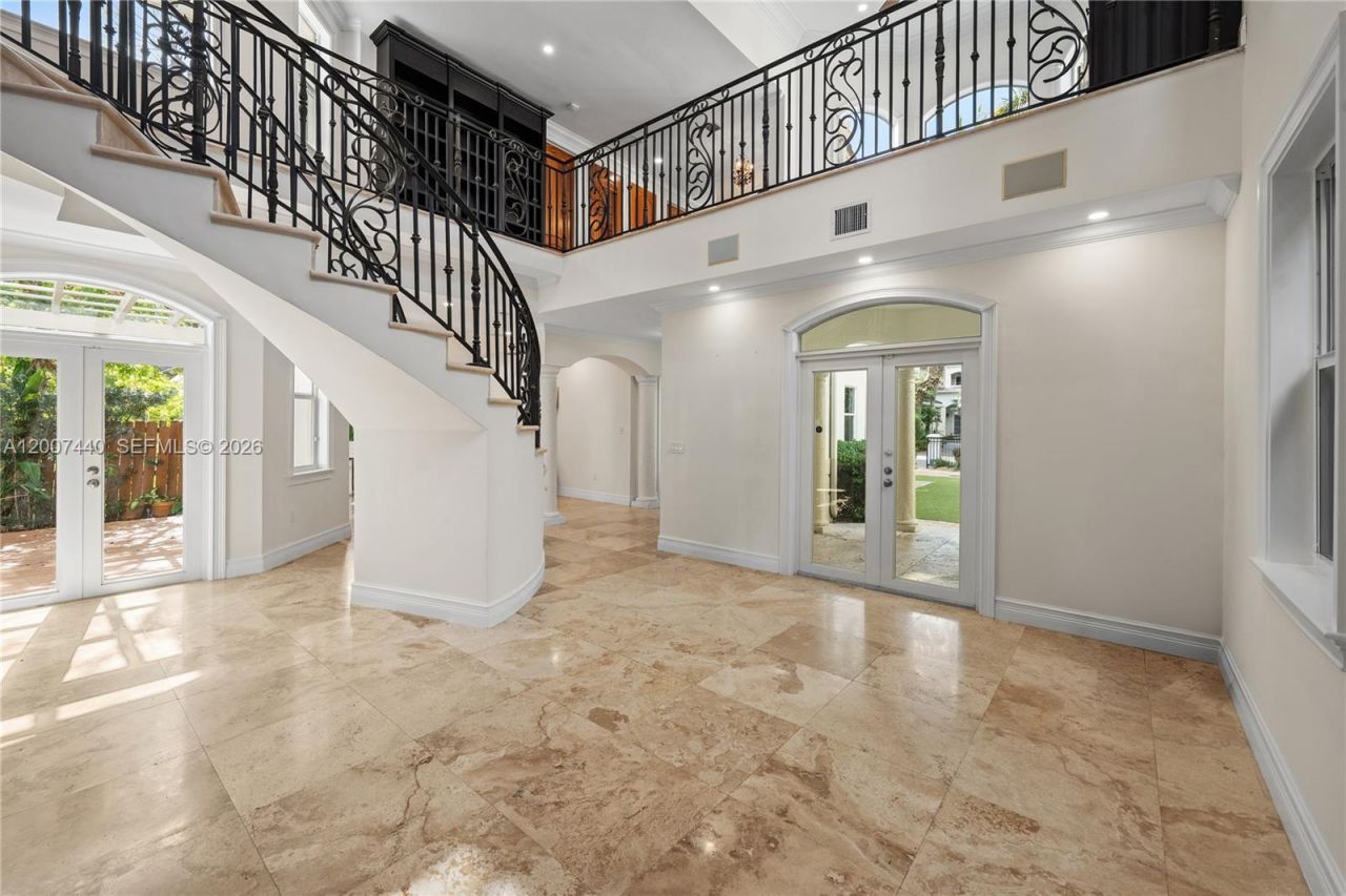 4065 Battersea Rd , Miami, FL 33133 Photo