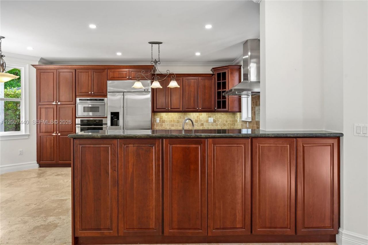 4065 Battersea Rd , Miami, FL 33133 Photo