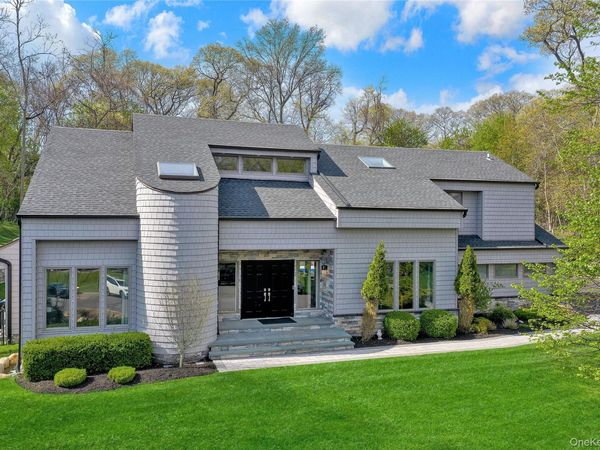 24 Allyson Place, East Setauket, NY 11733