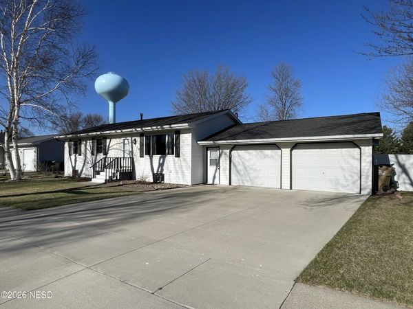 1119 20TH STREET NE, Watertown, SD 57201