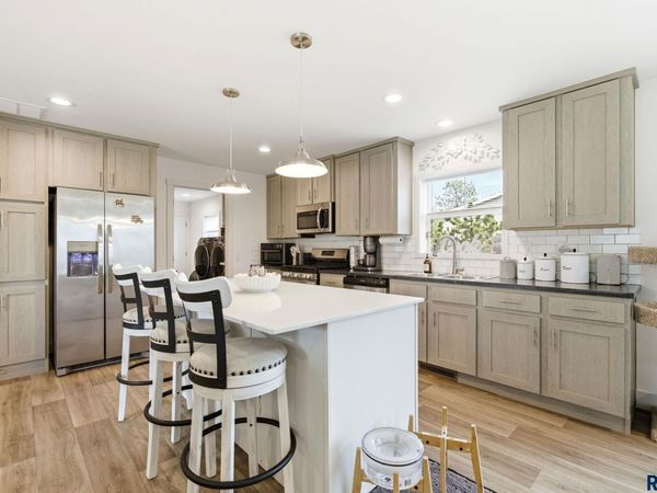902 N Ponderosa Dr, Canton, SD 57013