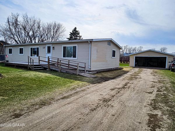 137 3RD Street W, Hunter, ND 58048