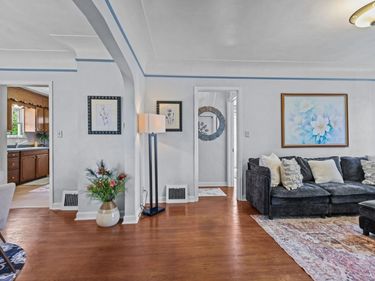 848 Larpenteur Avenue W, Saint Paul, MN 55113