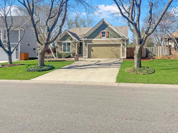 890 Winterberry Court , Woodbury, MN 55125