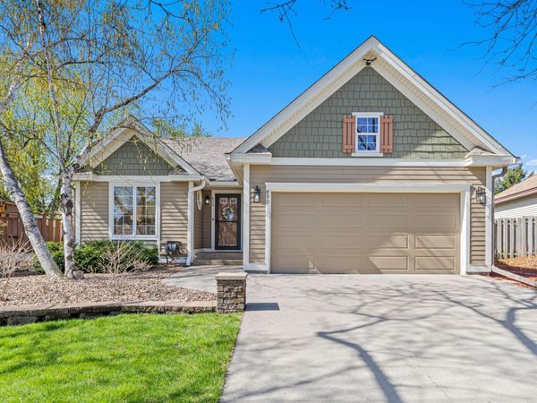 890 Winterberry Court, Woodbury, MN 55125