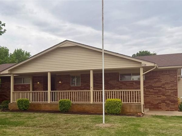 2108 S 28th Street, Clinton, OK 73601