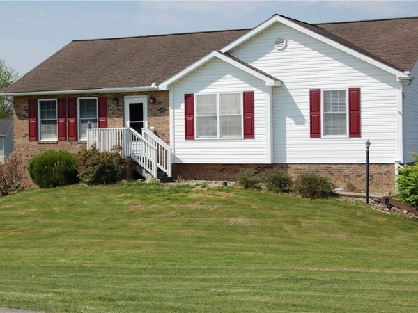 5 Blackberry Ln , Grove City, PA 16127