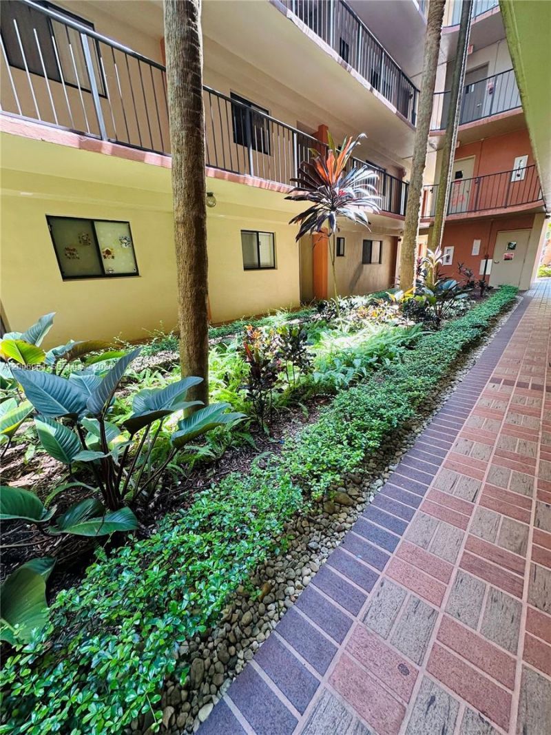 8700 SW 133rd Ave Rd , Unit 109, Miami, FL 33183 Photo