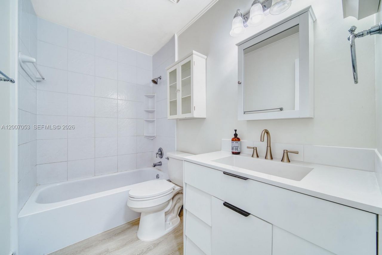 1720 NW 92nd Ave , Pembroke Pines, FL 33024 Photo