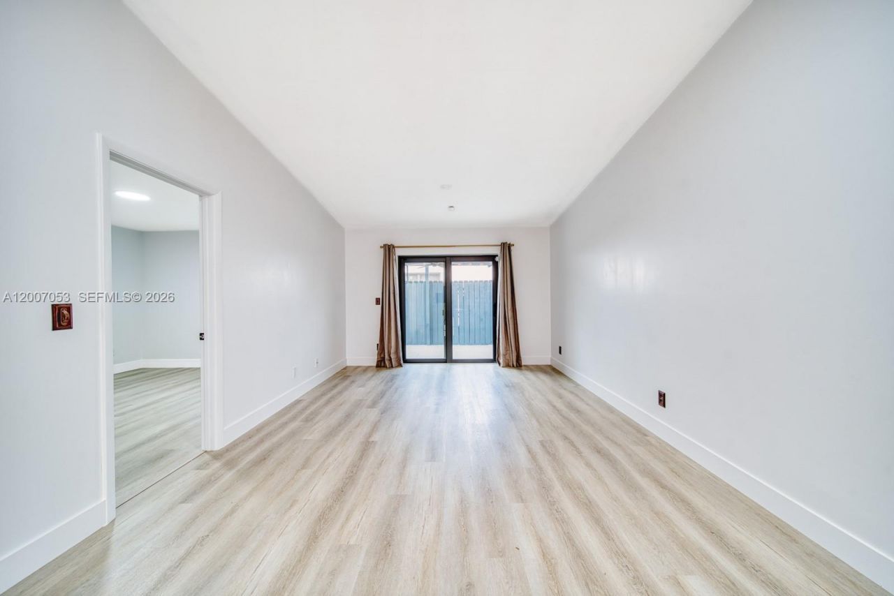 1720 NW 92nd Ave , Pembroke Pines, FL 33024 Photo