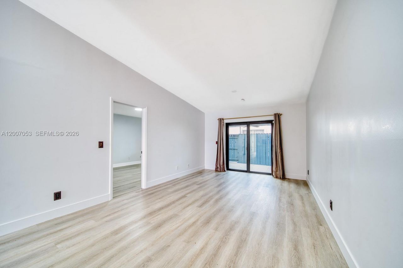 1720 NW 92nd Ave , Pembroke Pines, FL 33024 Photo