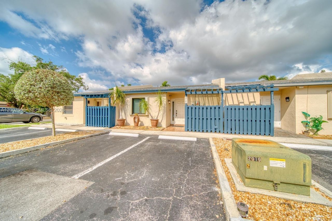 1720 NW 92nd Ave , Pembroke Pines, FL 33024 Photo