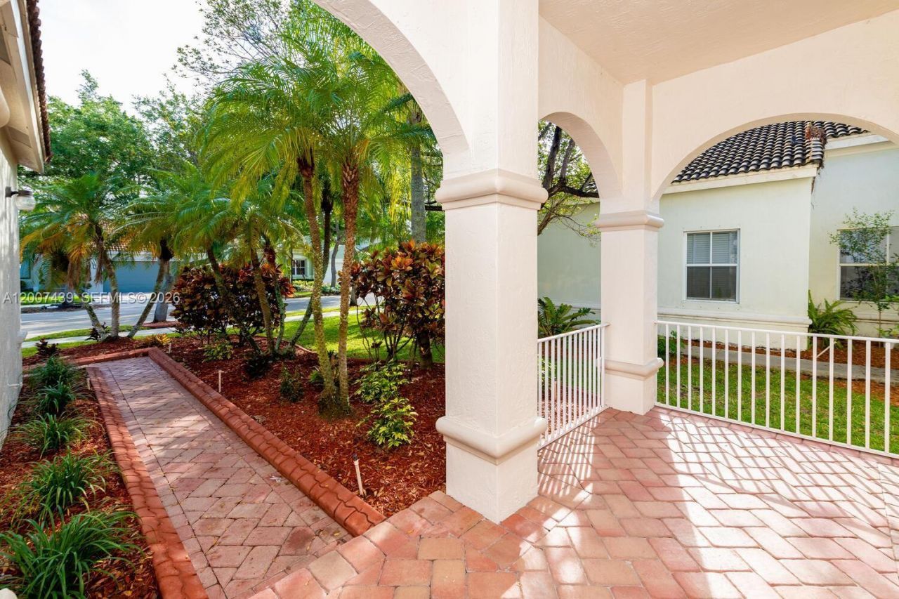 801 Tanglewood Cir , Weston, FL 33327 Photo