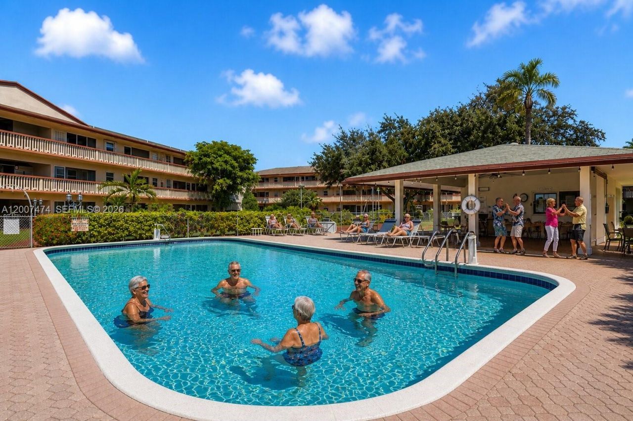 5300 Washington St, Unit H137, Hollywood, FL 33021 Photo