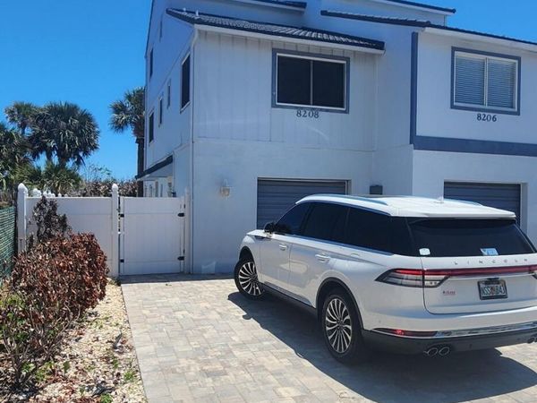 8208 Presidential Court , Cape Canaveral, FL 32920