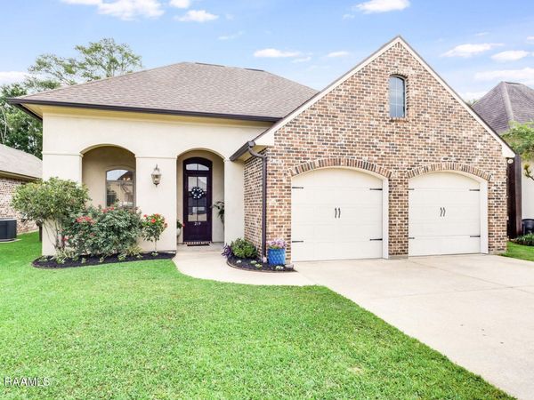 219 Country Park Drive, Youngsville, LA 70592