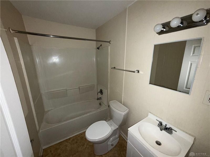 3847 Necco Avenue, Harrison Township, OH 45406 Photo 2