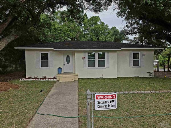 302 Dixie St, Crestview, FL 32536