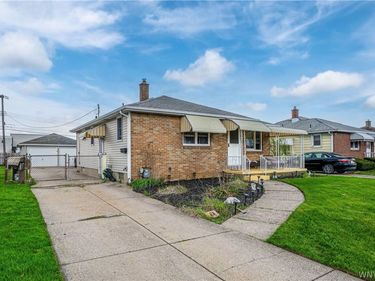 23 Laura Court, Buffalo, NY 14227