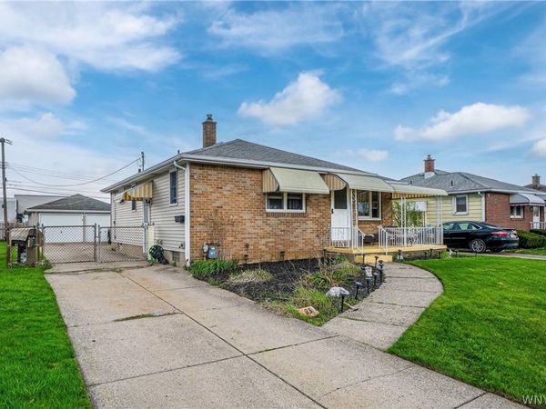 23 Laura Court, Buffalo, NY 14227