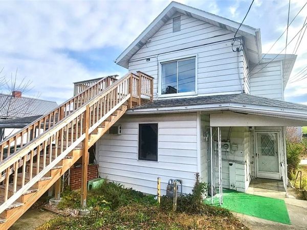 670 Park St , California, PA 15419