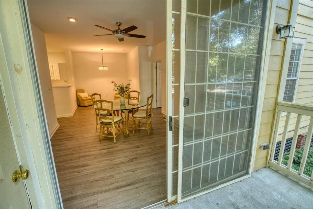 1600 Long Grove Drive Photo 11