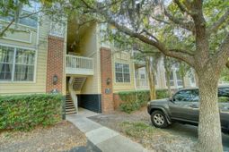 1600 Long Grove Drive photo 4