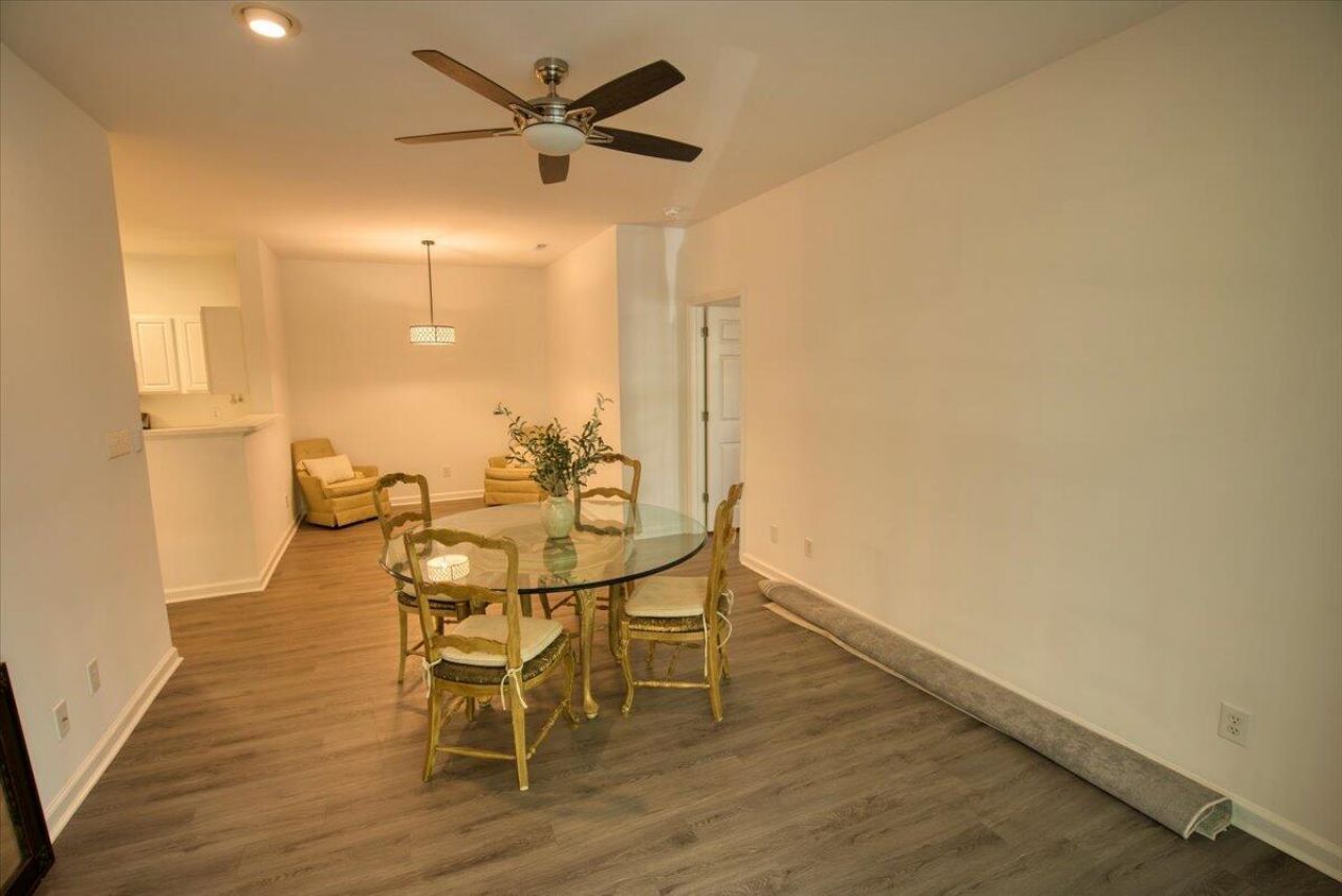 1600 Long Grove Drive Photo 23