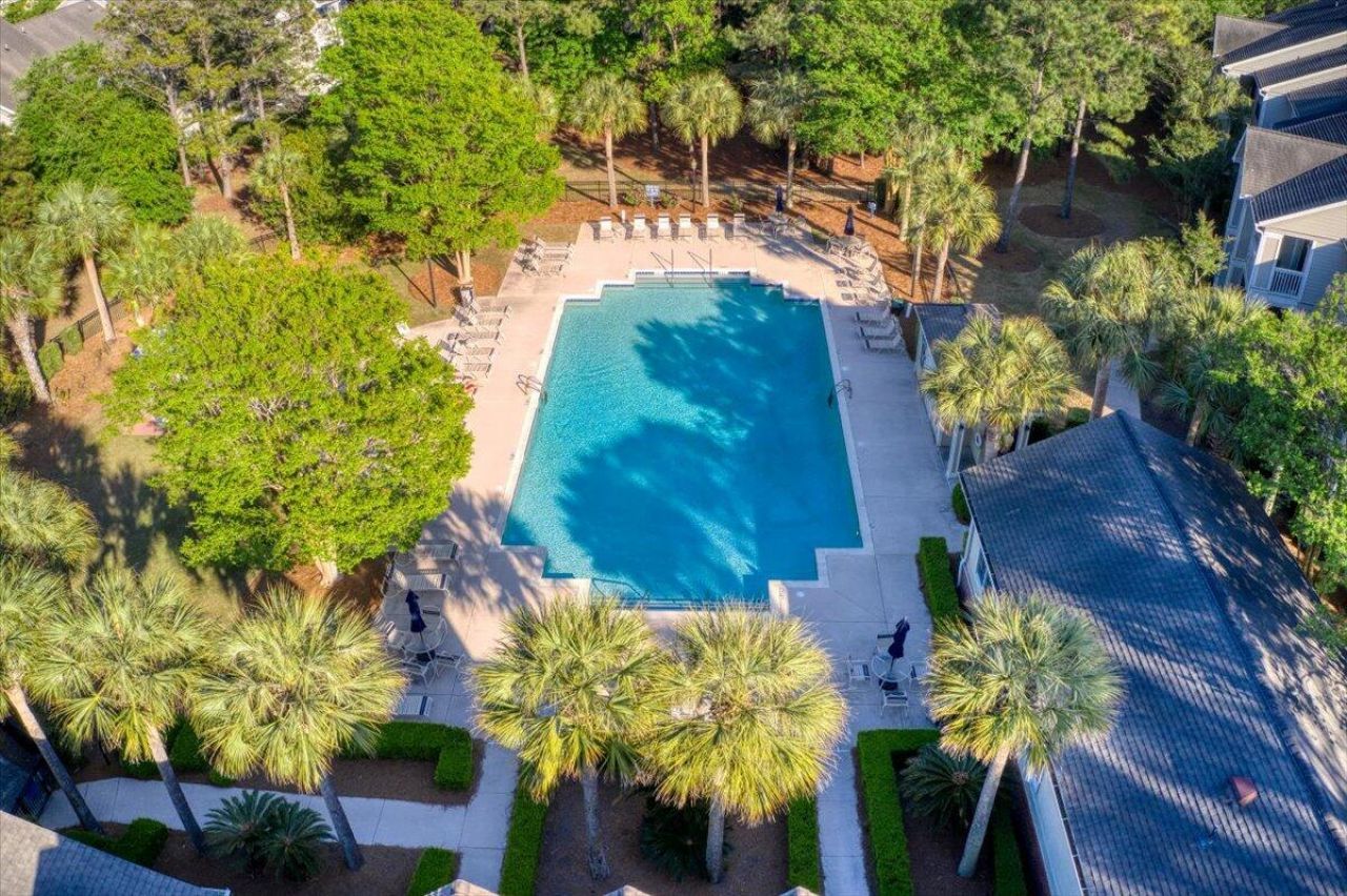 1600 Long Grove Drive Photo 25