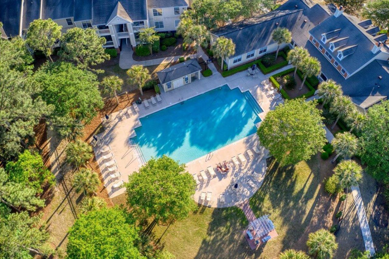 1600 Long Grove Drive Photo 29