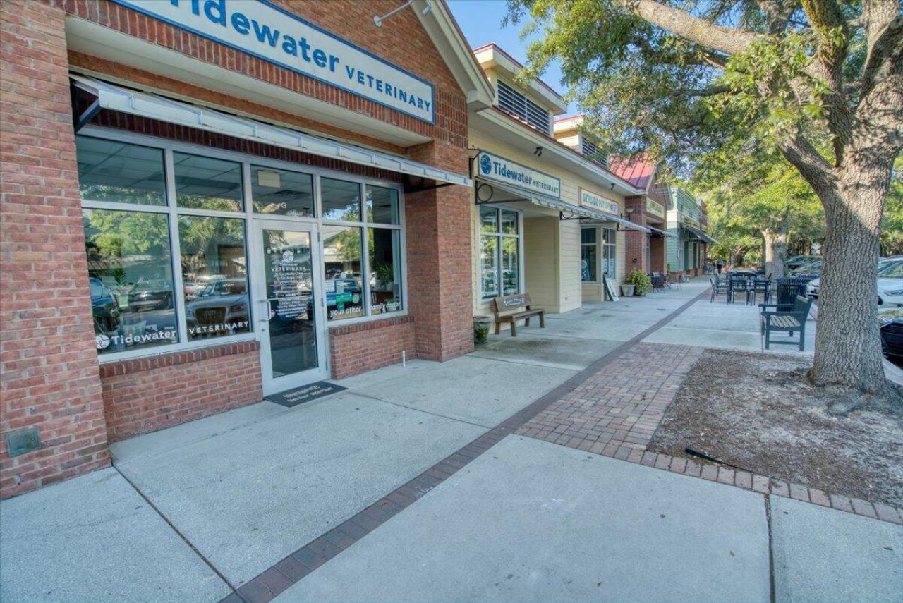 1600 Long Grove Drive Photo 30