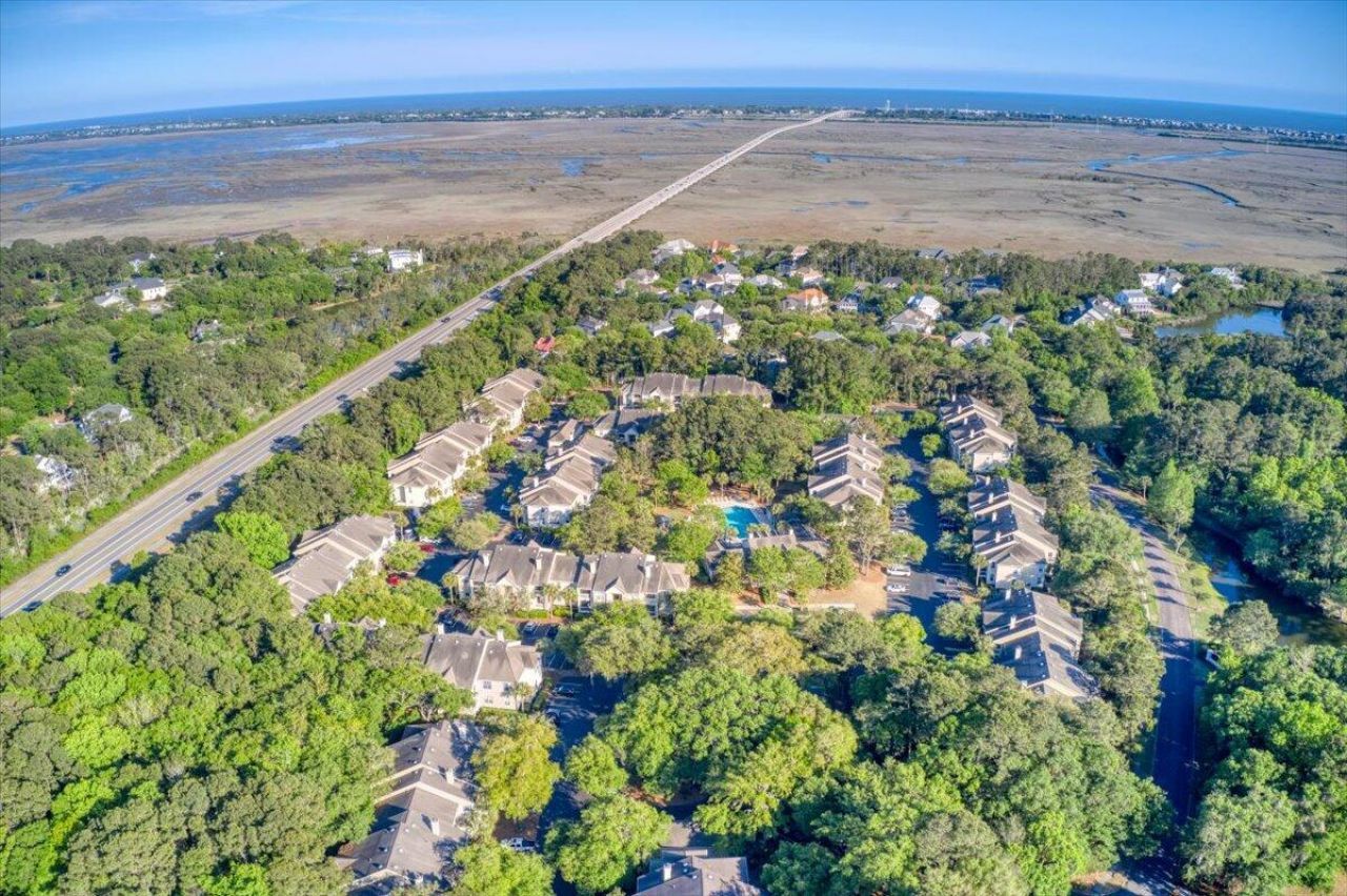 1600 Long Grove Drive Photo 33