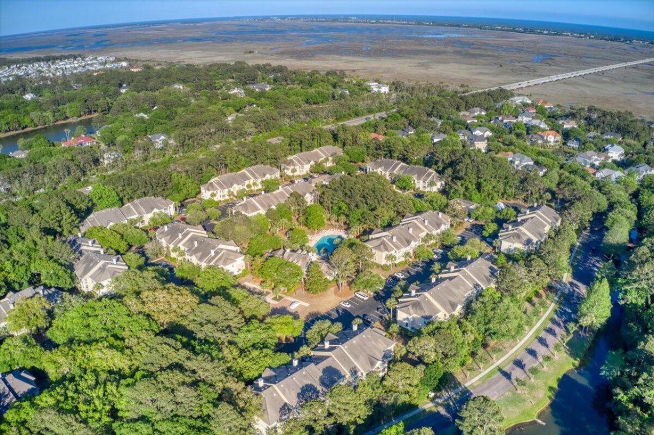 1600 Long Grove Drive Photo 35