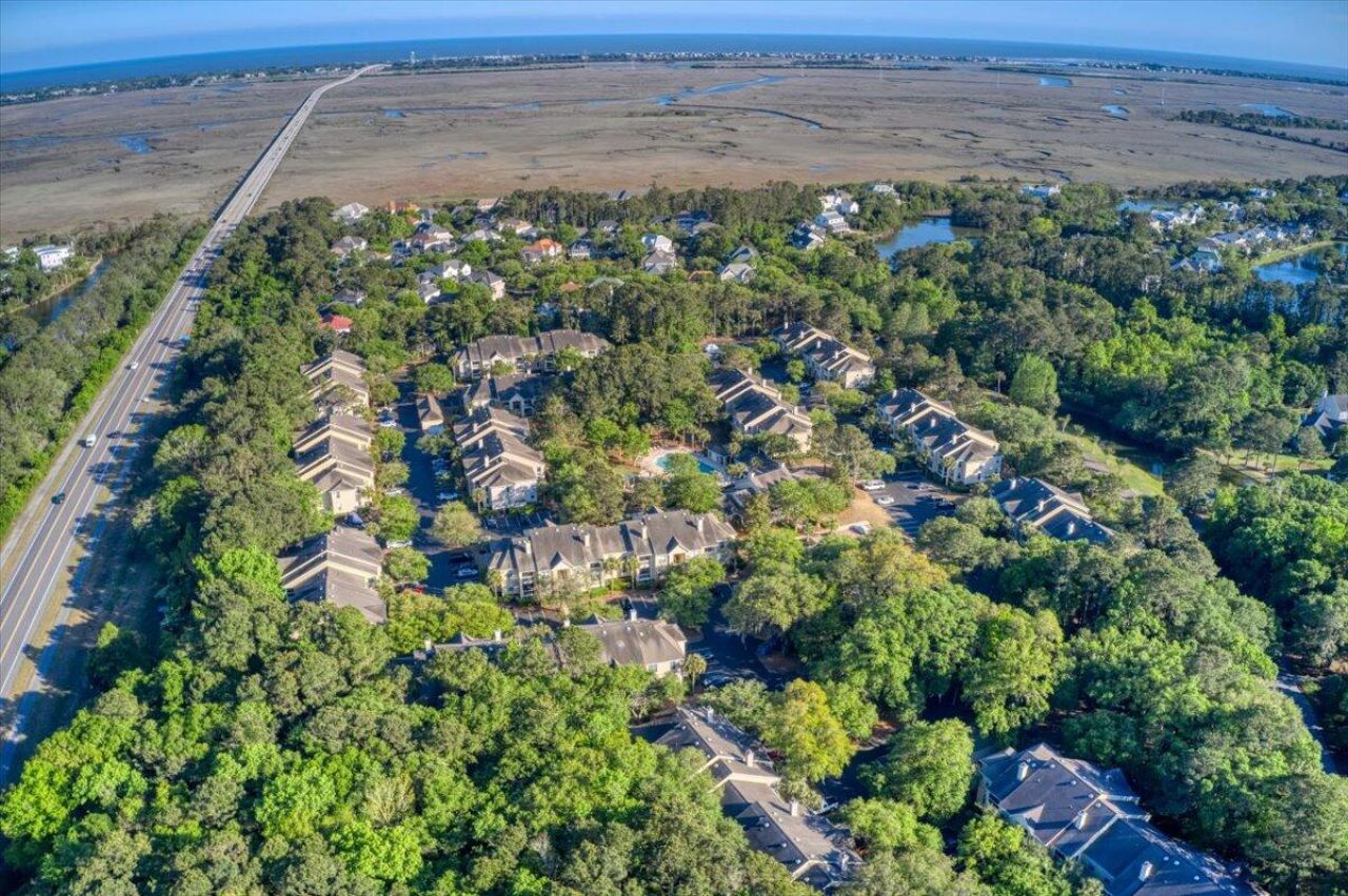 1600 Long Grove Drive Photo 37