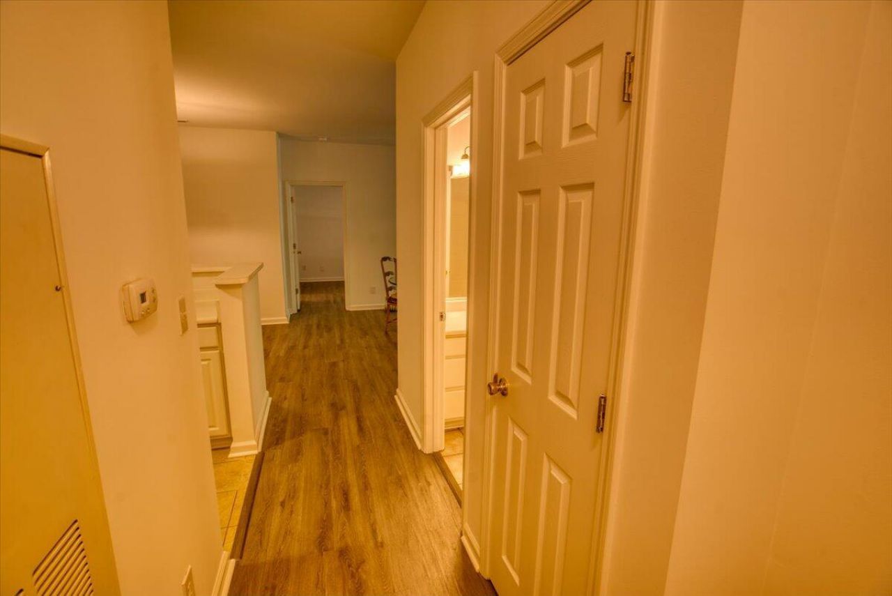 1600 Long Grove Drive Photo 4