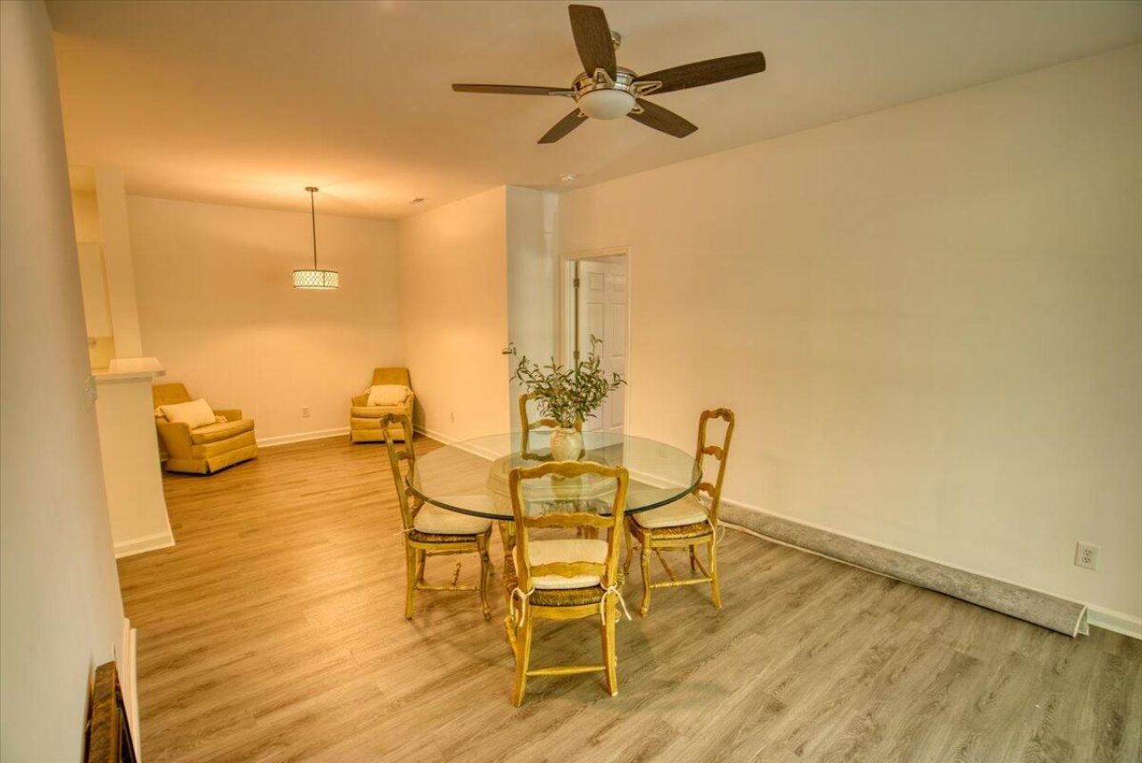 1600 Long Grove Drive Photo 6