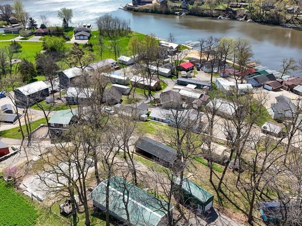 21686 257th, Delhi, IA 52223