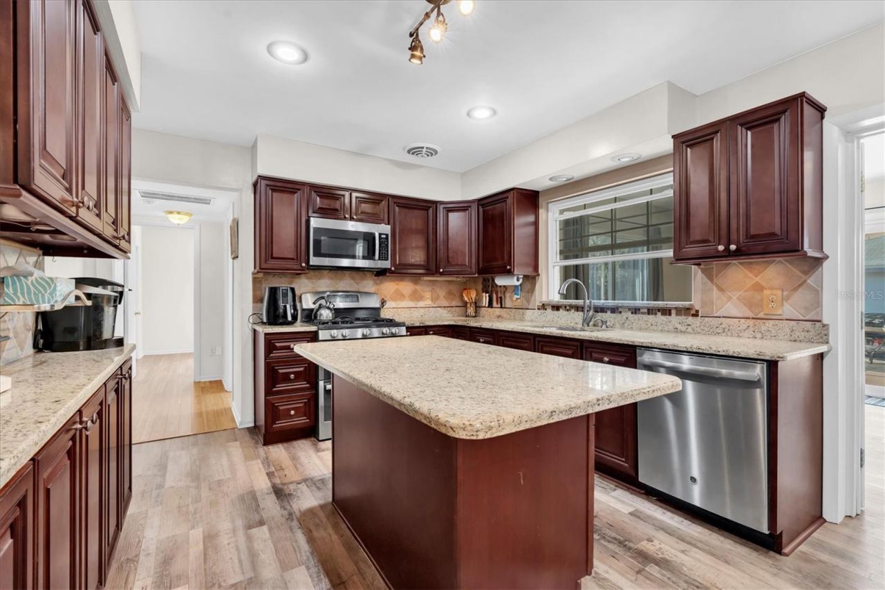 29 Southwind Drive, Belleair Bluffs, FL 33770 Photo