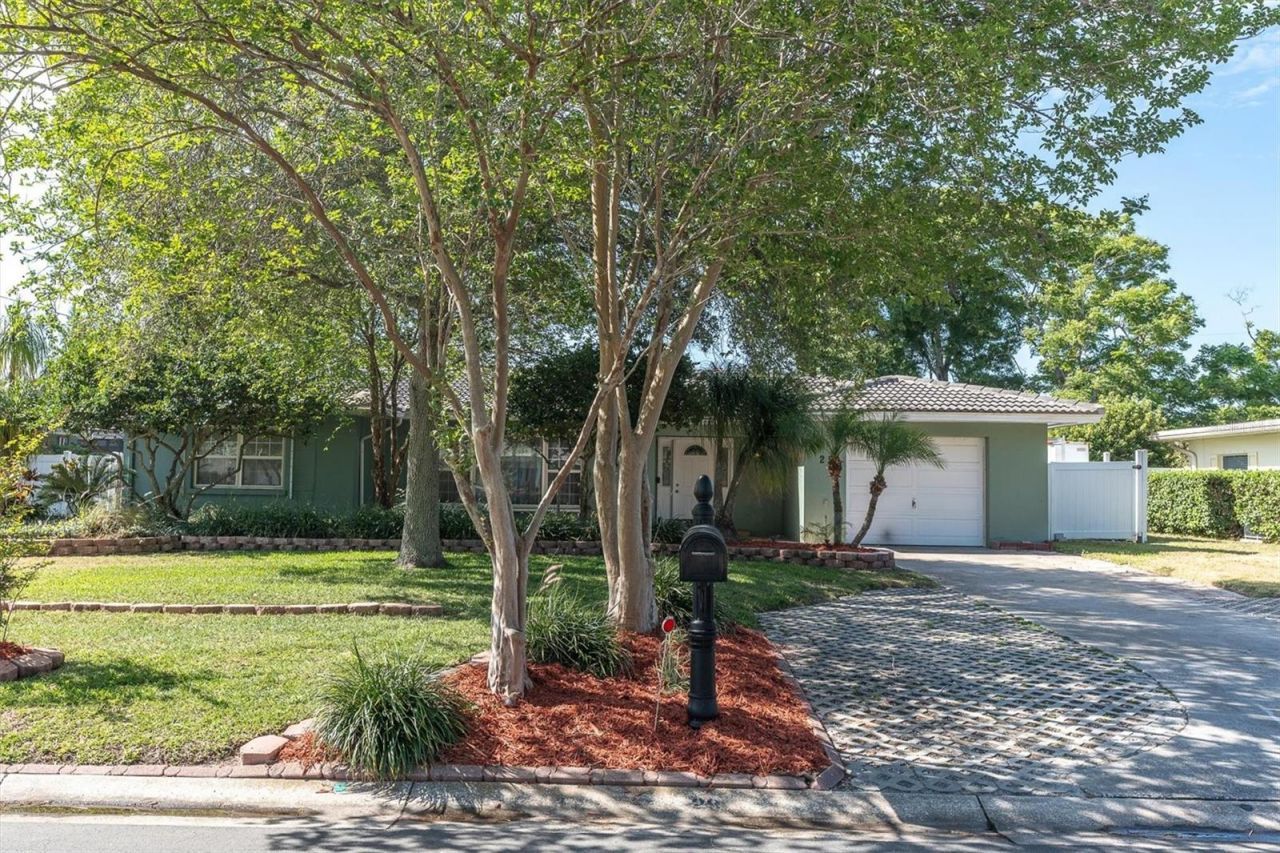 29 Southwind Drive, Belleair Bluffs, FL 33770 Photo