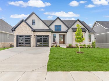 726 Azalea Lane, Versailles, KY 40383