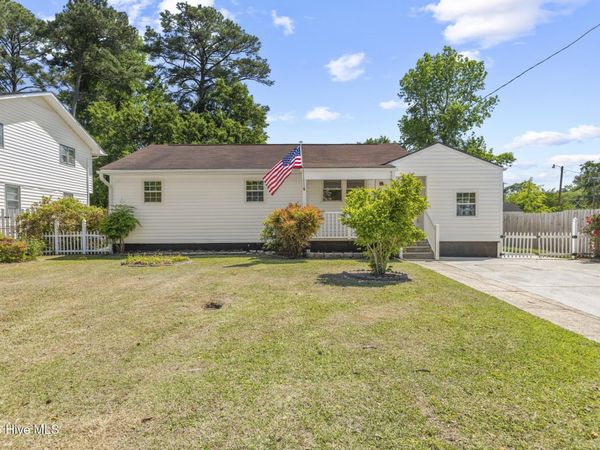 500 Nelson Drive, Jacksonville, NC 28540