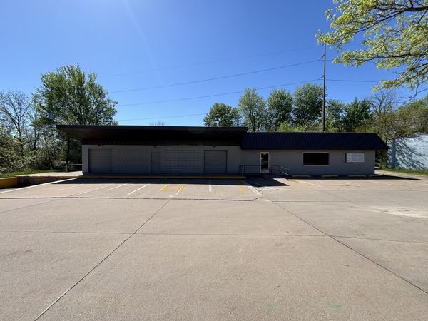 3728 Eastern Avenue , Davenport, IA 52807