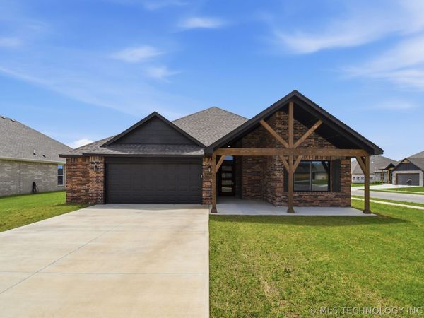 27914 E 108th Place S, Coweta, OK 74429