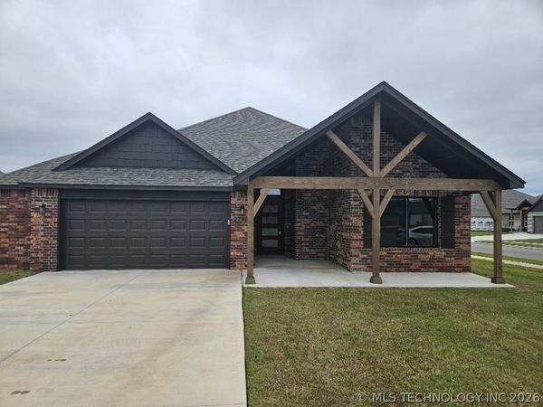 27914 E 108th Place S, Coweta, OK 74429