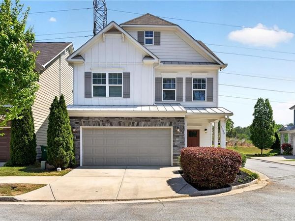 1055 Johnson Grove , Atlanta, GA 30318