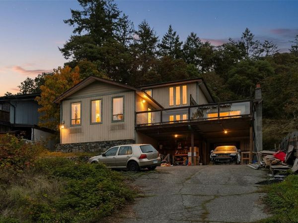 2486 Jeanine Dr , Langford, BC V9B 4Y1