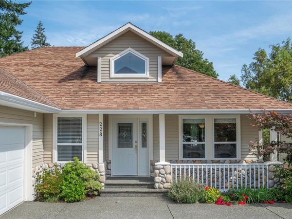 228 Maryland Rd , Campbell River, BC V9W 8H5