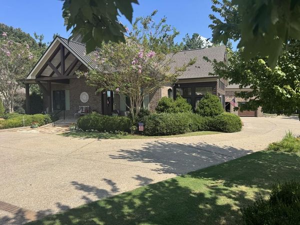2411 W Wellsgate, Oxford, MS 38655